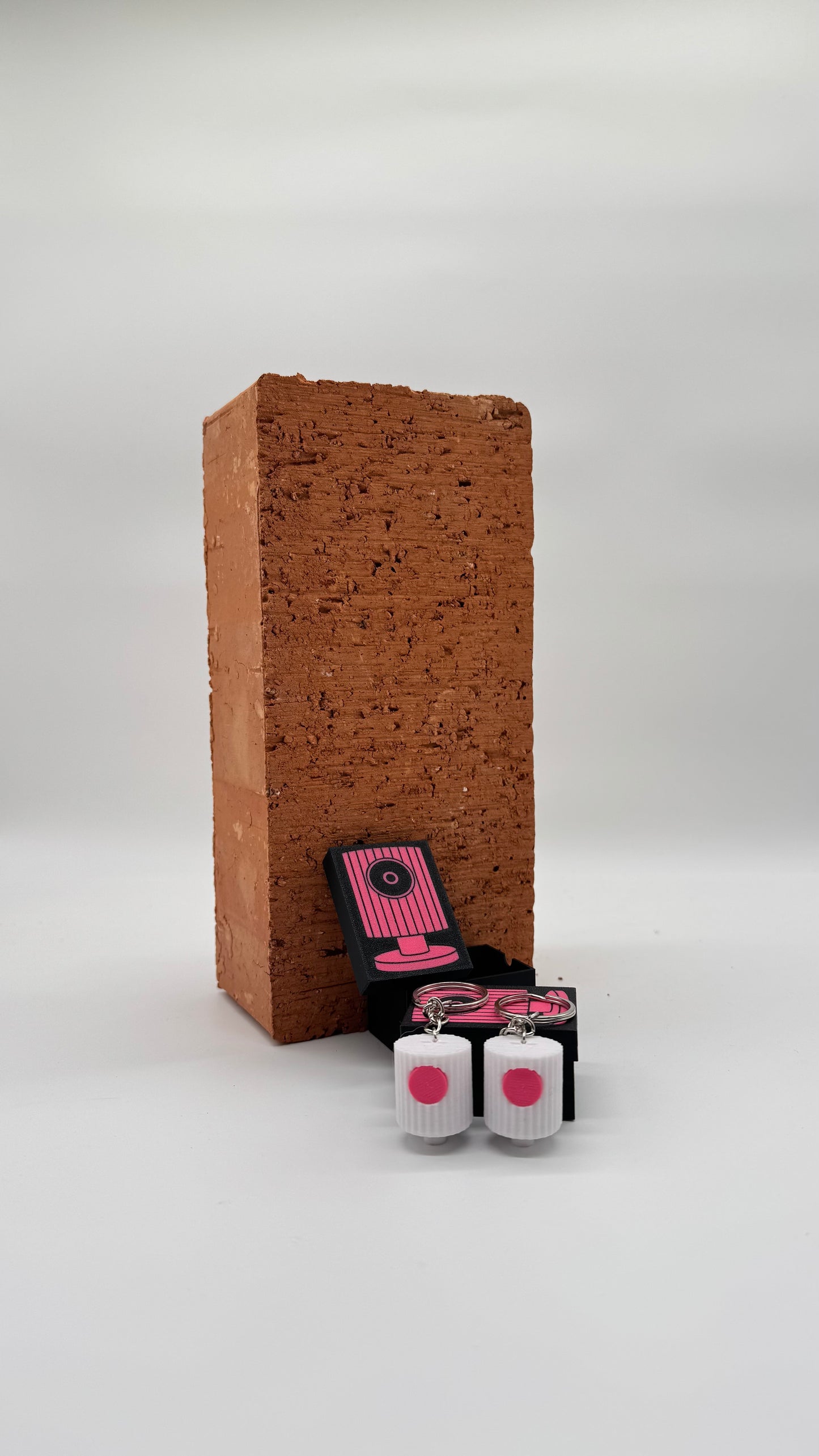 NY FatCaps – Keychain Duo Box | White / Pink